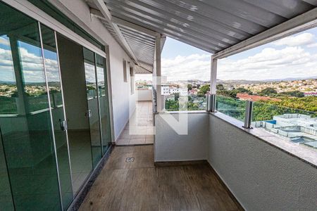 Varanda de apartamento à venda com 3 quartos, 102m² em Vila Cloris, Belo Horizonte