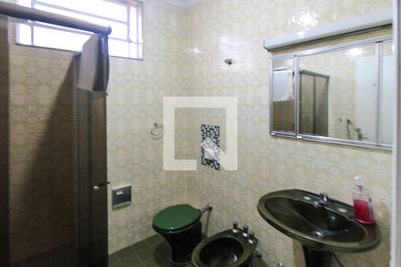 Casa à venda com 150m², 3 quartos e 4 vagasBanheiro da Suíte