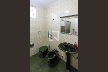 Casa à venda com 150m², 3 quartos e 4 vagasBanheiro da Suíte