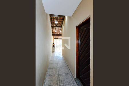 Casa à venda com 134m², 2 quartos e 2 vagasCorredor Lateral 