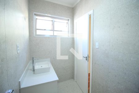 Casa à venda com 200m², 3 quartos e 2 vagasBanheiro