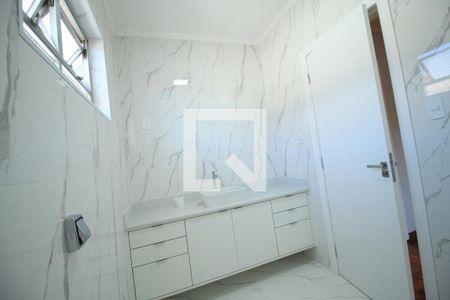 Casa à venda com 200m², 3 quartos e 2 vagasBanheiro