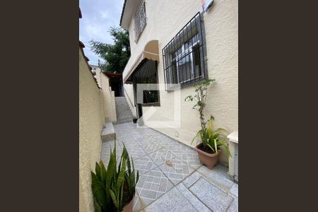 Casa à venda com 93m², 3 quartos e sem vaga Casa à venda com 93m², 3 quartos e sem vagaFachada
