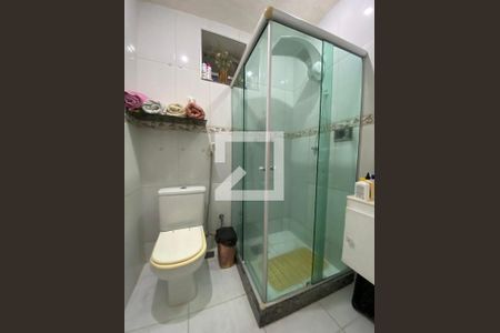 Casa à venda com 93m², 3 quartos e sem vaga Casa à venda com 93m², 3 quartos e sem vagaBanheiro