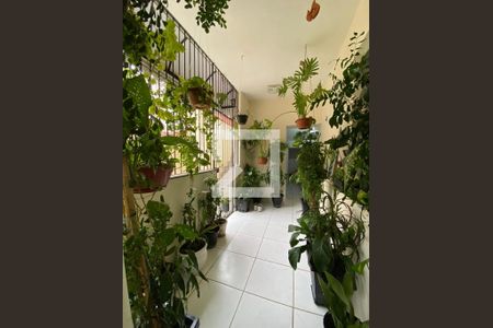 Casa à venda com 93m², 3 quartos e sem vaga Casa à venda com 93m², 3 quartos e sem vagaVaranda