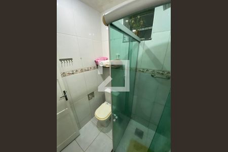 Casa à venda com 93m², 3 quartos e sem vaga Casa à venda com 93m², 3 quartos e sem vagaBanheiro