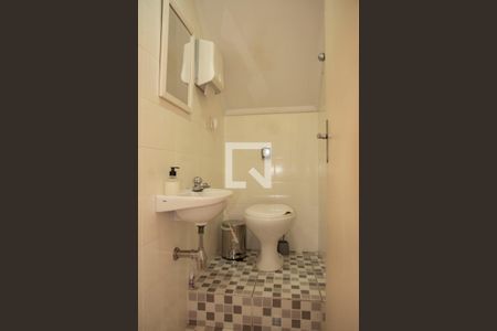 Casa à venda com 240m², 2 quartos e 3 vagas Casa à venda com 240m², 2 quartos e 3 vagasLavabo da Sala