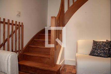 Casa à venda com 240m², 2 quartos e 3 vagas Casa à venda com 240m², 2 quartos e 3 vagasAcesso ao 2° Piso