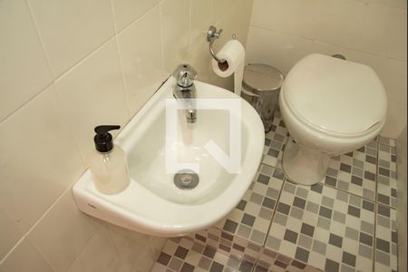 Casa à venda com 240m², 2 quartos e 3 vagas Casa à venda com 240m², 2 quartos e 3 vagasLavabo da Sala