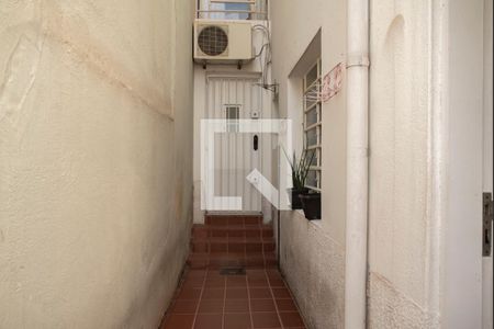 Casa à venda com 240m², 2 quartos e 3 vagas Casa à venda com 240m², 2 quartos e 3 vagasQuintal