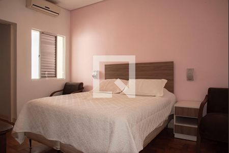 Casa à venda com 240m², 2 quartos e 3 vagas Casa à venda com 240m², 2 quartos e 3 vagasSuíte