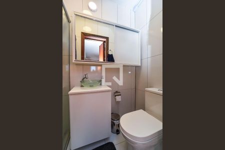 Banheiro de apartamento para alugar com 1 quarto, 39m² em Vila Ipiranga, Porto Alegre