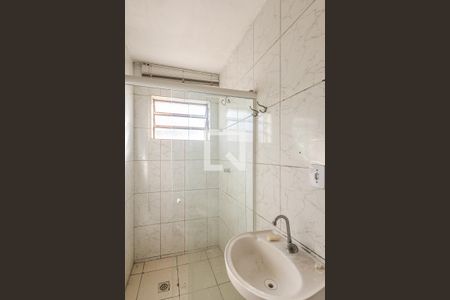 Banheiro  de apartamento para alugar com 1 quarto, 37m² em Jardim Dona Leopoldina, Porto Alegre