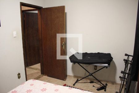 Casa à venda com 320m², 3 quartos e 2 vagasQuarto 2