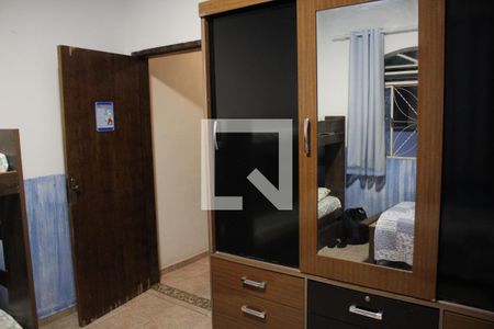 Casa à venda com 320m², 3 quartos e 2 vagasQuarto 3