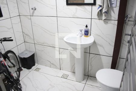 Casa à venda com 320m², 3 quartos e 2 vagasBanheiro 2