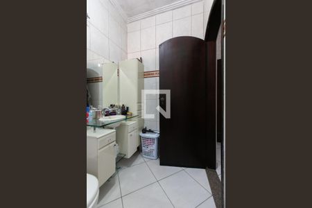 Casa à venda com 269m², 4 quartos e 5 vagas Casa à venda com 269m², 4 quartos e 5 vagasBanheiro da Suíte 1