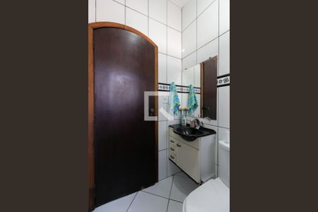 Casa à venda com 269m², 4 quartos e 5 vagas Casa à venda com 269m², 4 quartos e 5 vagasBanheiro Social