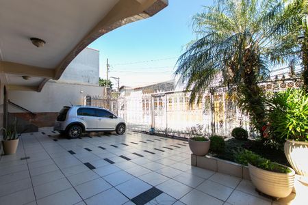 Casa à venda com 269m², 4 quartos e 5 vagas Casa à venda com 269m², 4 quartos e 5 vagasGaragem