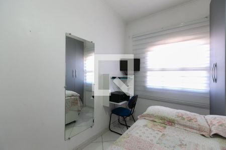 Casa à venda com 269m², 4 quartos e 5 vagas Casa à venda com 269m², 4 quartos e 5 vagasQuarto