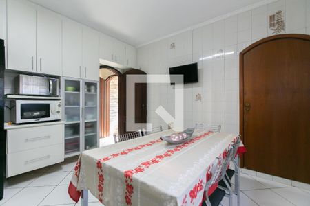 Casa à venda com 269m², 4 quartos e 5 vagas Casa à venda com 269m², 4 quartos e 5 vagasCozinha