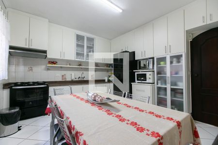 Casa à venda com 269m², 4 quartos e 5 vagas Casa à venda com 269m², 4 quartos e 5 vagasCozinha