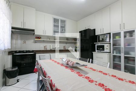 Casa à venda com 269m², 4 quartos e 5 vagas Casa à venda com 269m², 4 quartos e 5 vagasCozinha