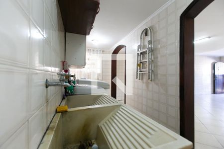 Casa à venda com 269m², 4 quartos e 5 vagas Casa à venda com 269m², 4 quartos e 5 vagasÁrea de Serviço