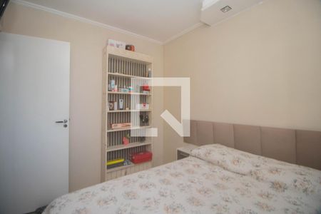 Quarto 1 de apartamento para alugar com 2 quartos, 42m² em São Sebastião, Porto Alegre