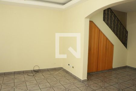 Sala de TV de casa para alugar com 3 quartos, 246m² em Vila Granada, São Paulo