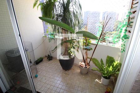 Apartamento à venda com 160m², 3 quartos e 3 vagasVaranda