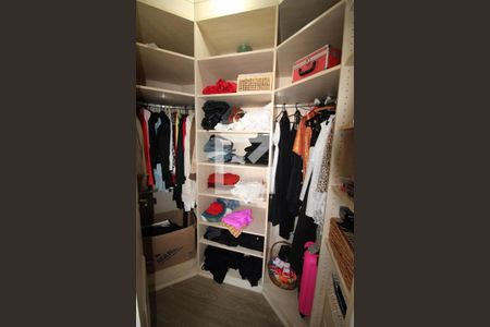 Apartamento à venda com 160m², 3 quartos e 3 vagasCloset 2