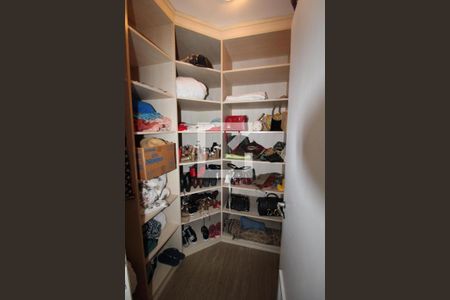 Apartamento à venda com 160m², 3 quartos e 3 vagasCloset 1