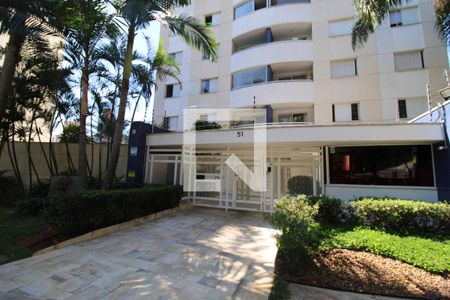 Apartamento à venda com 160m², 3 quartos e 3 vagasFachada e portaria