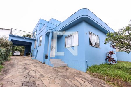 Casa à venda com 320m², 5 quartos e 6 vagasFachada