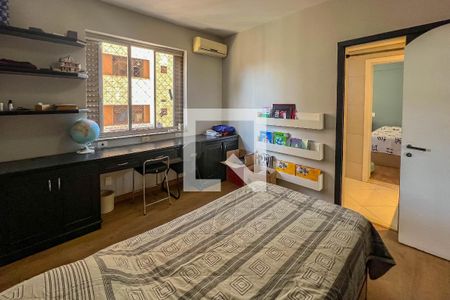 Apartamento à venda com 270m², 4 quartos e 3 vagasQuarto 2