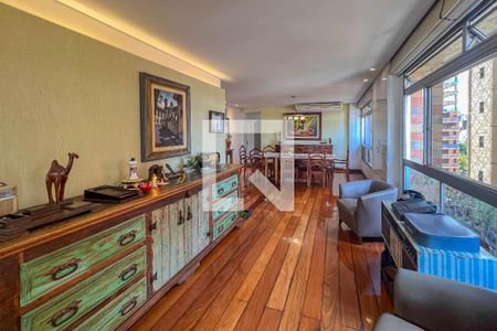 Apartamento à venda com 270m², 4 quartos e 3 vagasSala