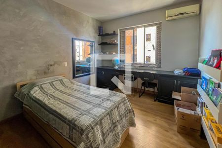 Apartamento à venda com 270m², 4 quartos e 3 vagasQuarto 2