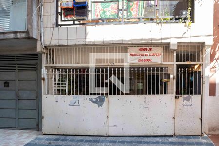 Casa à venda com 100m², 5 quartos e 1 vagaFachada