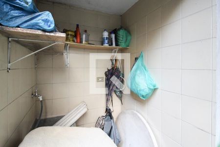 Casa à venda com 142m², 2 quartos e 2 vagas Casa à venda com 142m², 2 quartos e 2 vagasLavanderia