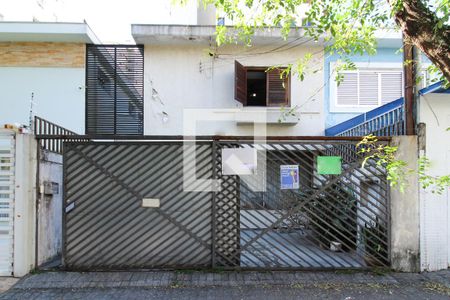 Casa à venda com 142m², 2 quartos e 2 vagas Casa à venda com 142m², 2 quartos e 2 vagasFachada