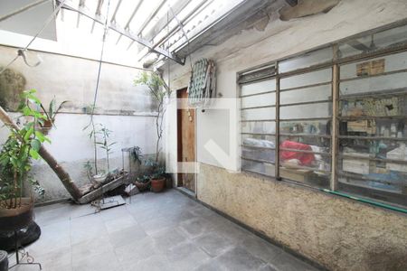 Casa à venda com 142m², 2 quartos e 2 vagas Casa à venda com 142m², 2 quartos e 2 vagasQuintal