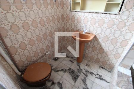 Banheiro de casa para alugar com 5 quartos, 126m² em Cascadura, Rio de Janeiro