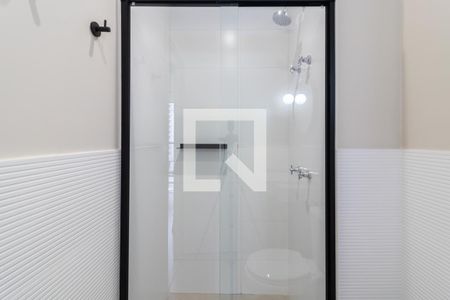 Banheiro de kitnet/studio para alugar com 1 quarto, 35m² em Moema, São Paulo