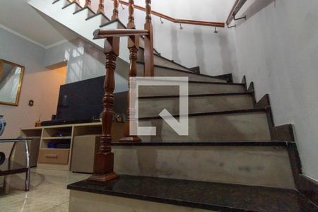 Escada de casa à venda com 2 quartos, 125m² em Jardim Fernandes, São Paulo