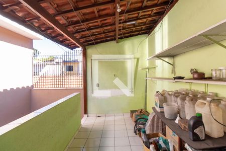 Casa à venda com 125m², 2 quartos e 2 vagasQuintal