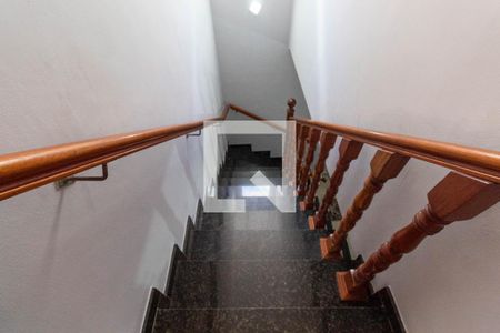 Casa à venda com 125m², 2 quartos e 2 vagasEscada