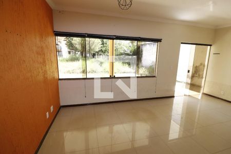 Sala de casa para alugar com 5 quartos, 265m² em Taguatinga Norte (taguatinga), Brasília