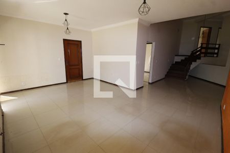 Sala de casa para alugar com 5 quartos, 265m² em Taguatinga Norte (taguatinga), Brasília