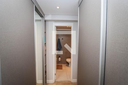 Apartamento à venda com 127m², 3 quartos e 2 vagas Apartamento à venda com 127m², 3 quartos e 2 vagasCloset da suíte